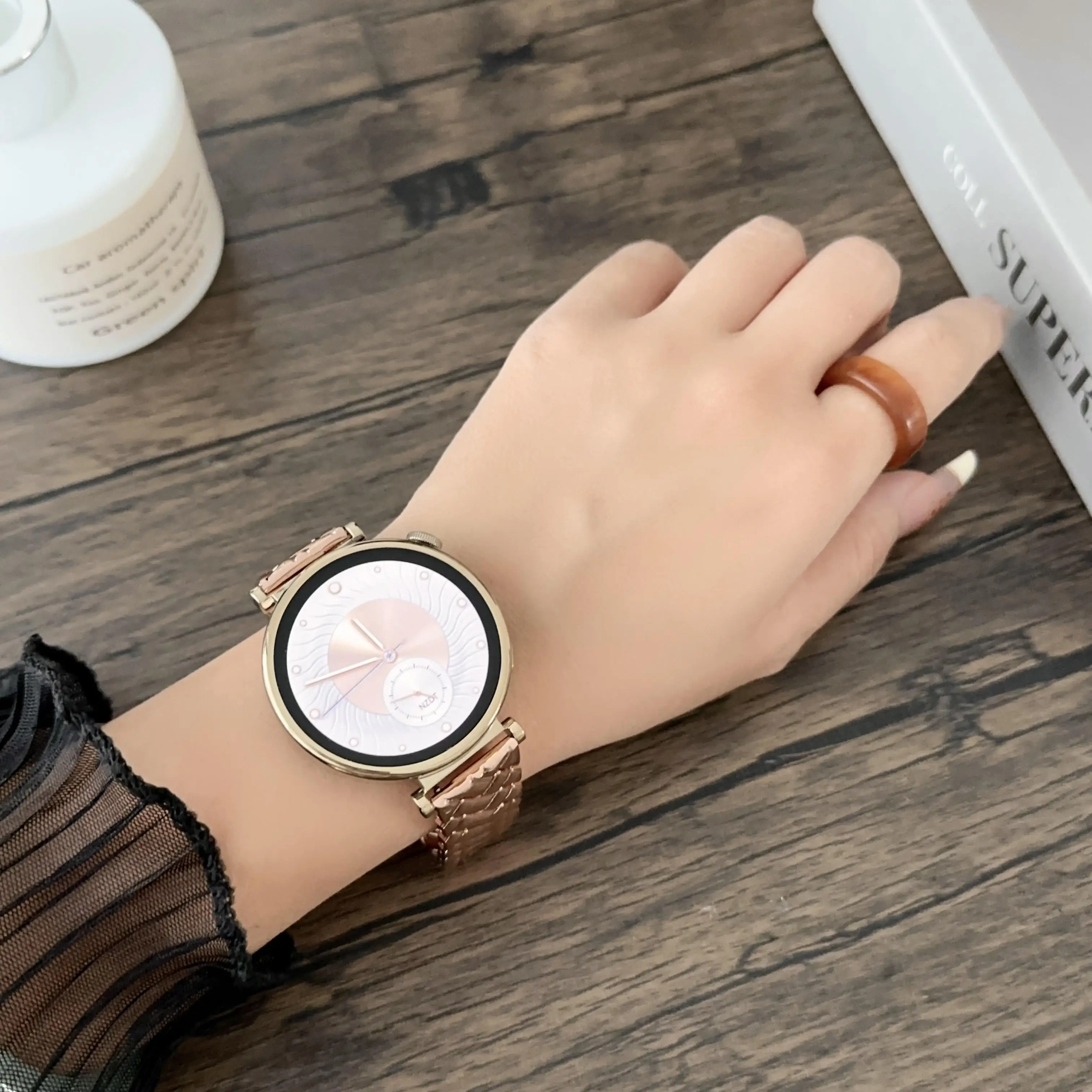 สายนาฬิกาข้อมือสเตนเลสสตีลรูปต - Fossil Smartwatch Accessories บทวิจารณ์และราคา